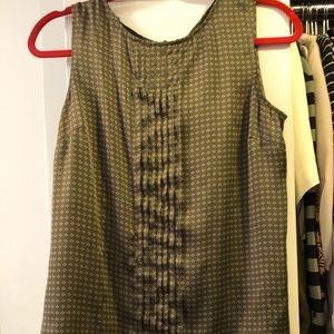 ❤️JONES NEW YORK silk style shell. No wrinkles